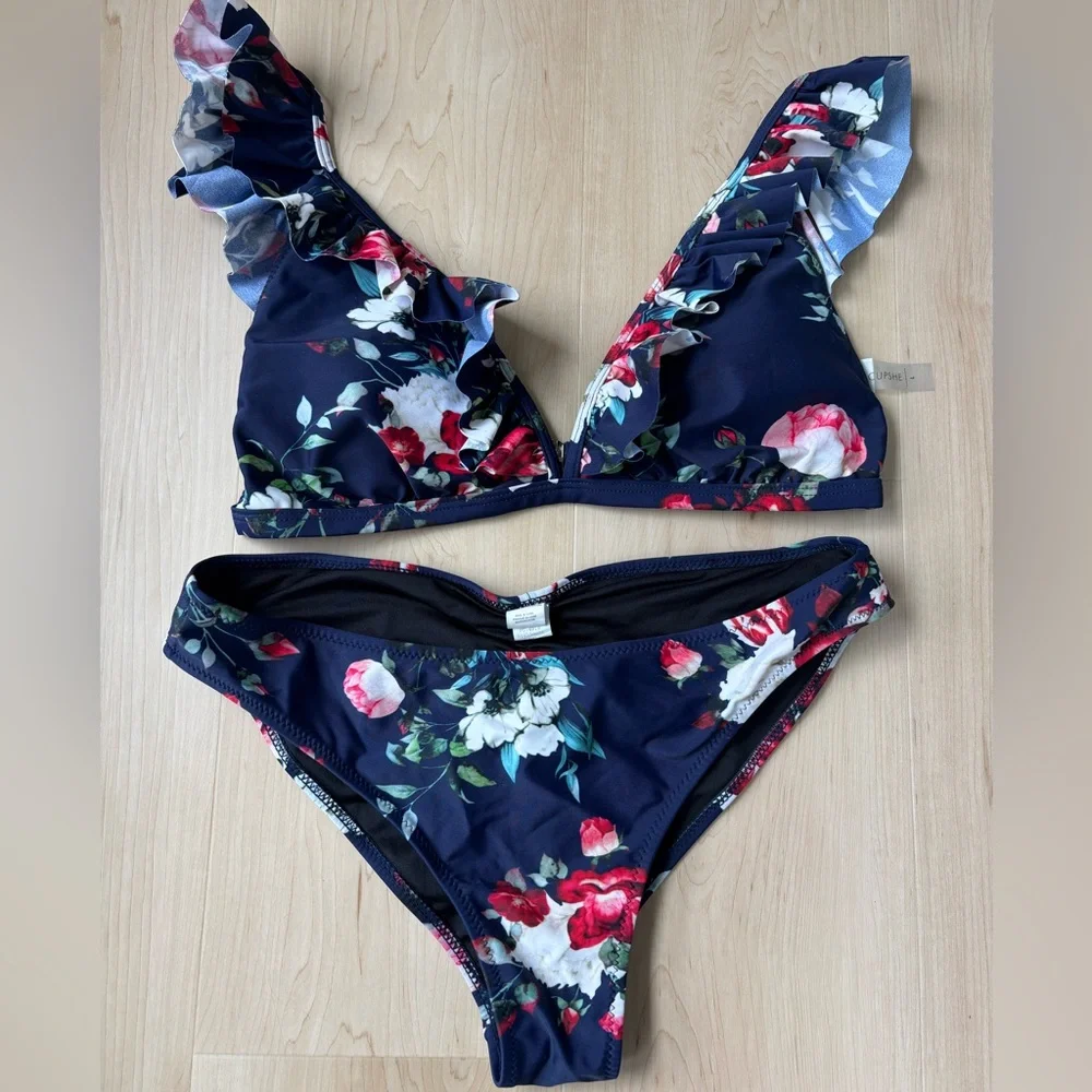 Cupshe Floral Ruffle Bikini Set - Picture 3 of 11